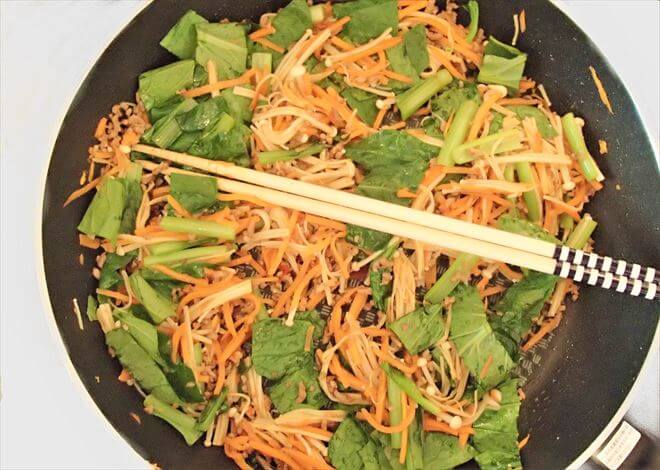 料理キットを使った調理(オイシックス)